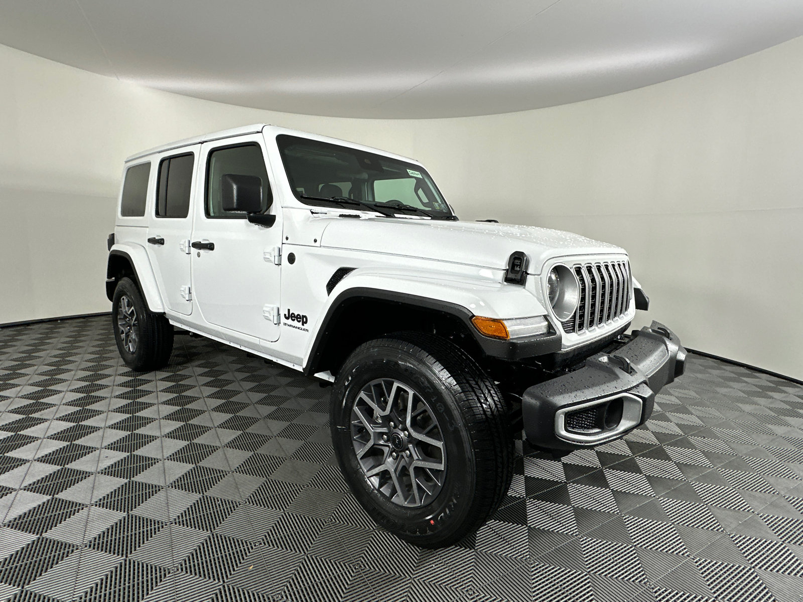 2025 Jeep Wrangler Sahara 2