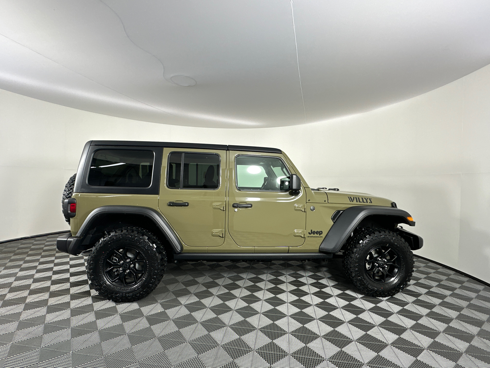 2025 Jeep Wrangler Willys 18