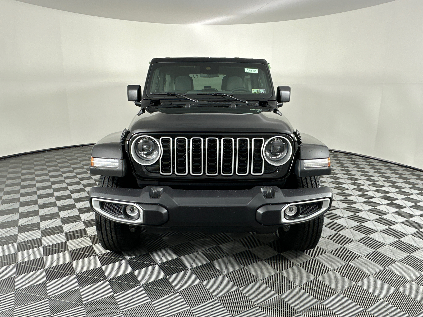 2025 Jeep Wrangler Sahara 4