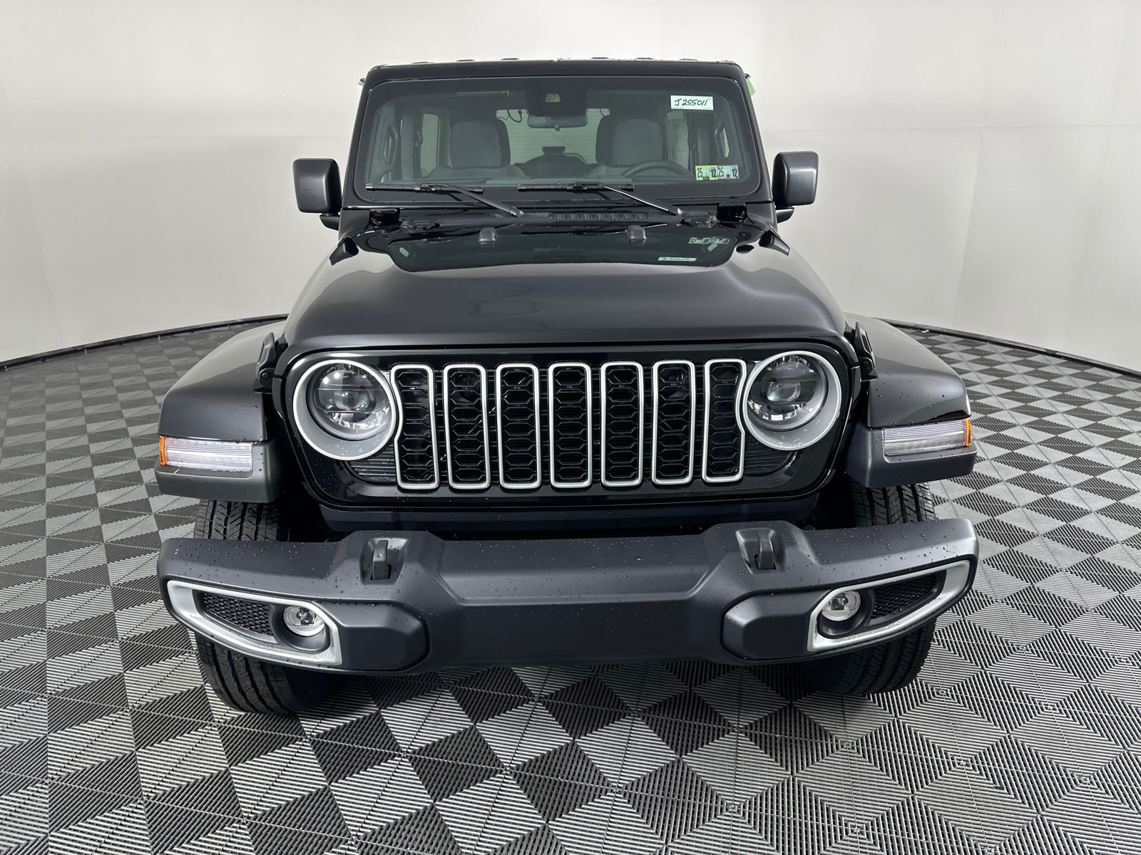 2025 Jeep Wrangler Sahara 5