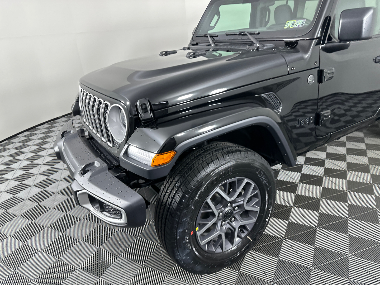 2025 Jeep Wrangler Sahara 7