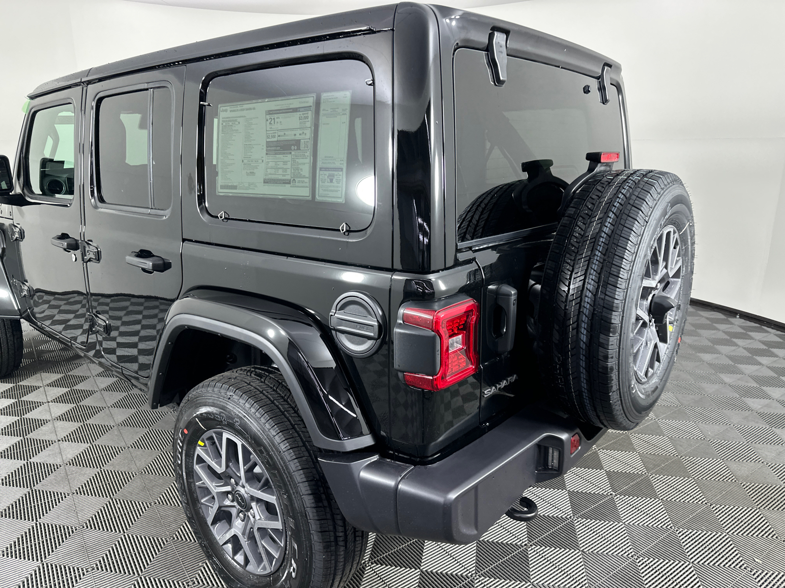 2025 Jeep Wrangler Sahara 12