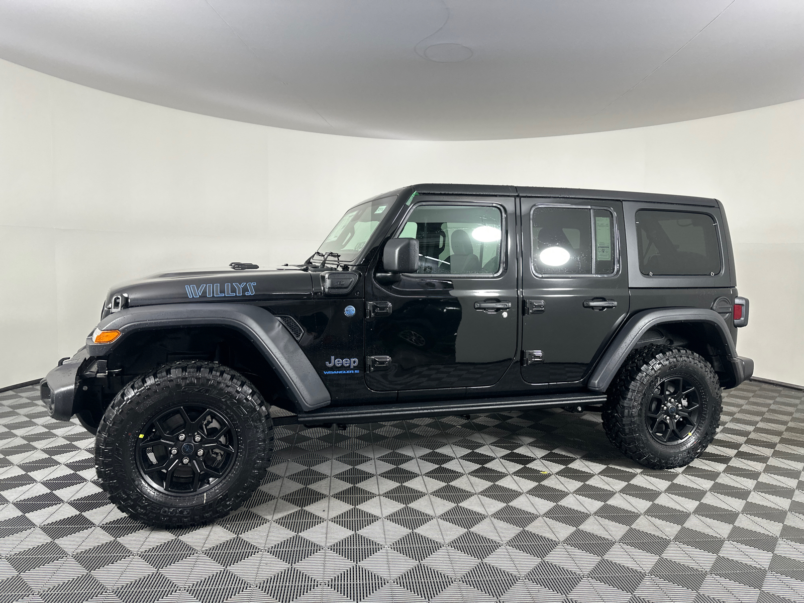 2025 Jeep Wrangler Willys 4xe 9