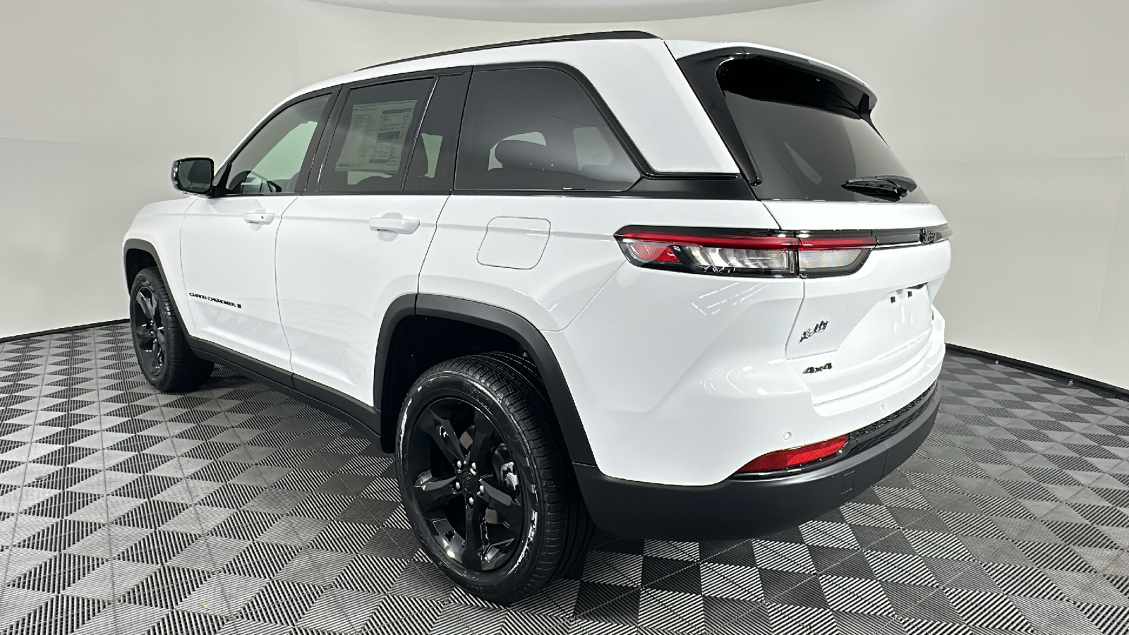 2025 Jeep Grand Cherokee Limited 11