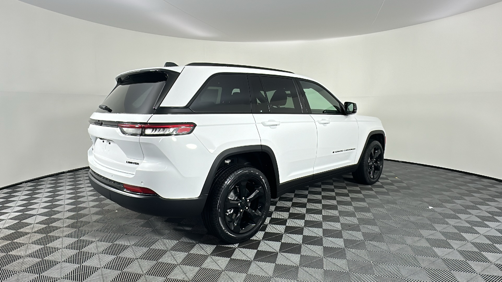 2025 Jeep Grand Cherokee Limited 17