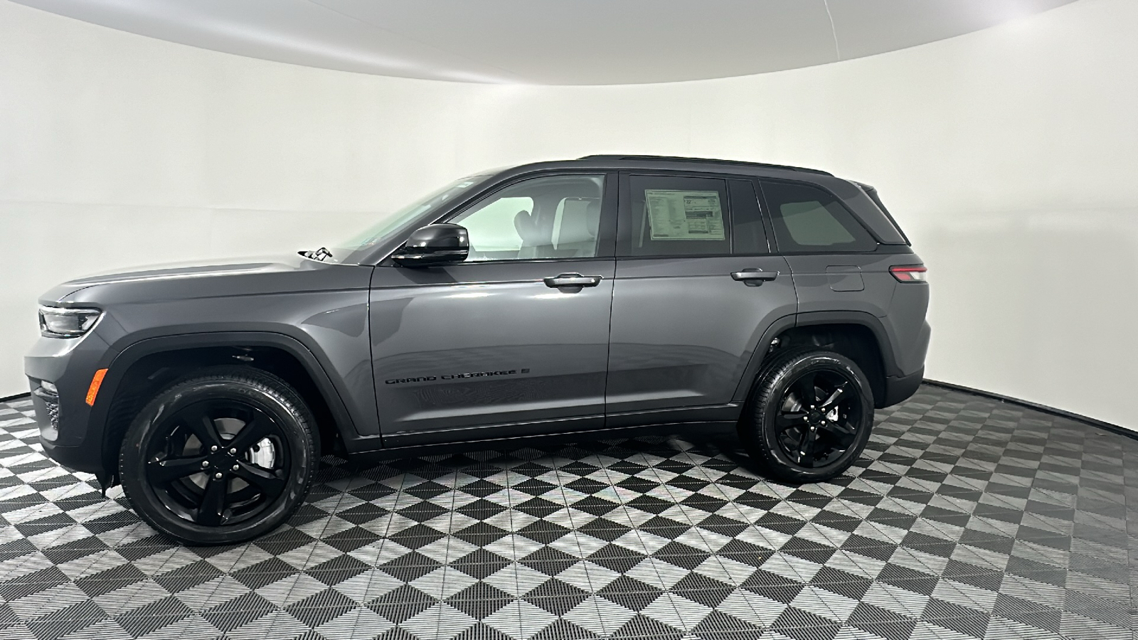 2025 Jeep Grand Cherokee Limited 9