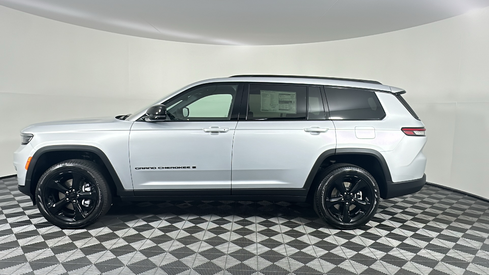 2025 Jeep Grand Cherokee L Limited 9