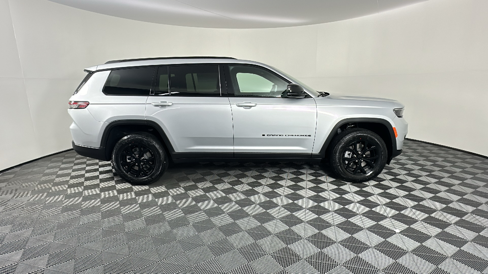 2025 Jeep Grand Cherokee L Altitude X 19