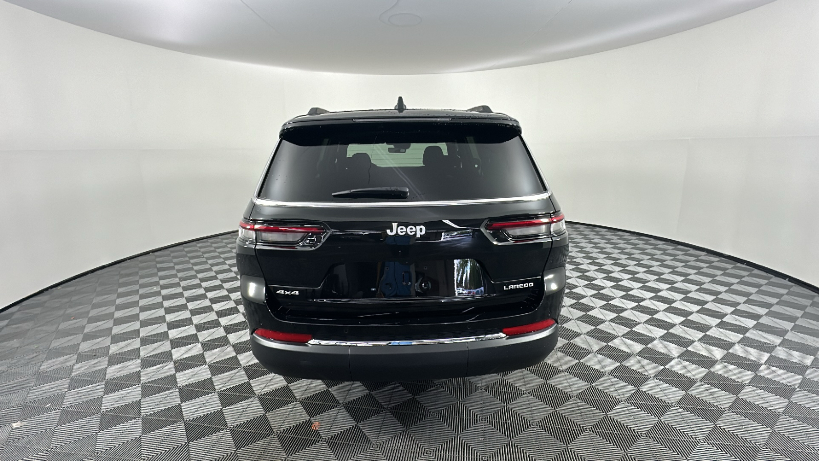 2025 Jeep Grand Cherokee L Laredo 12