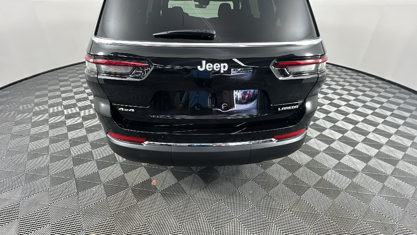 2025 Jeep Grand Cherokee L Laredo 13