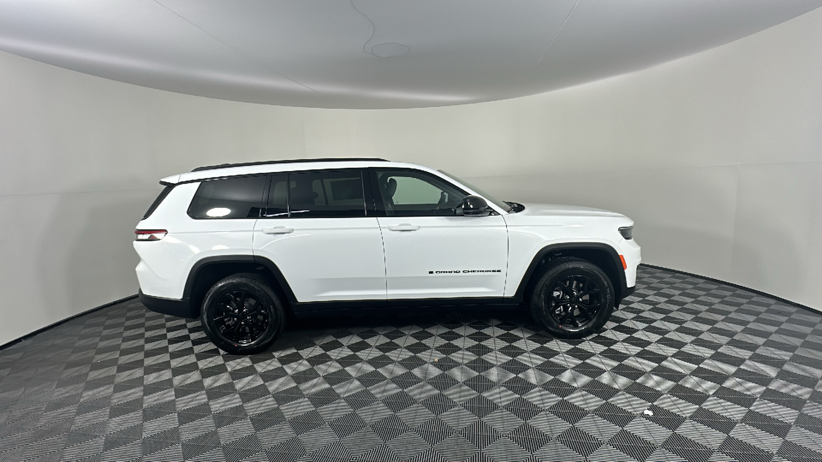 2025 Jeep Grand Cherokee L Altitude X 19