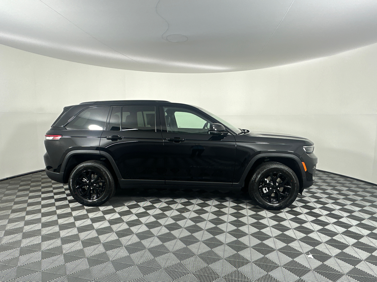 2025 Jeep Grand Cherokee Altitude X 20