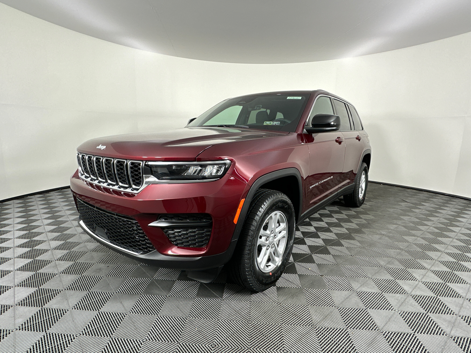 2025 Jeep Grand Cherokee Laredo 5