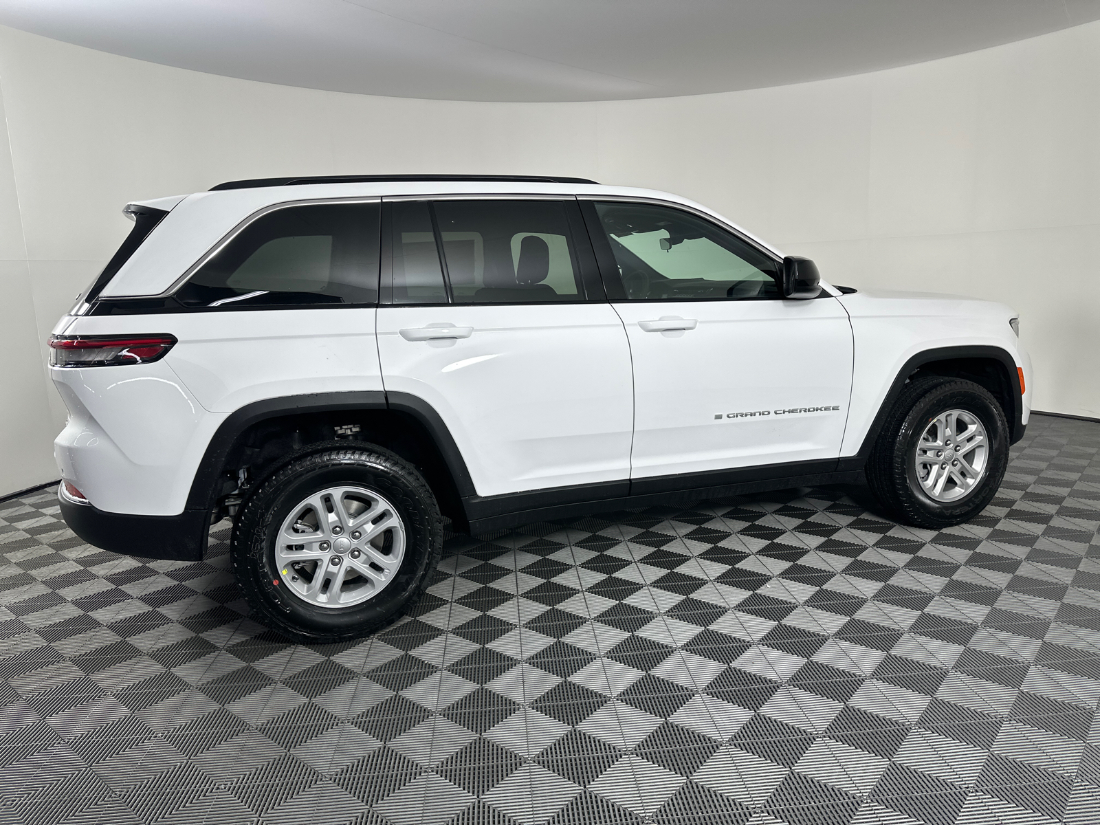 2025 Jeep Grand Cherokee Laredo 20