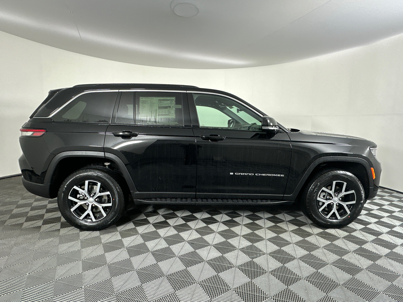 2025 Jeep Grand Cherokee Limited 21