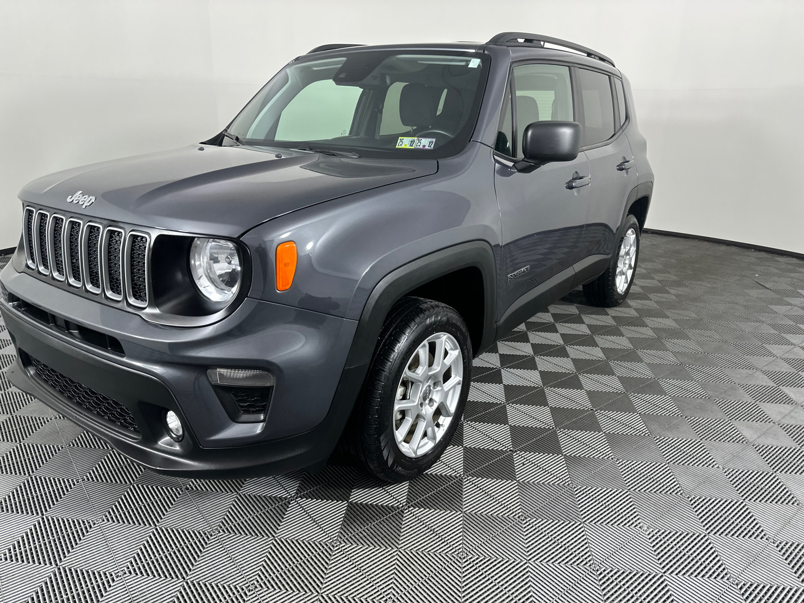 2023 Jeep Renegade Latitude 8