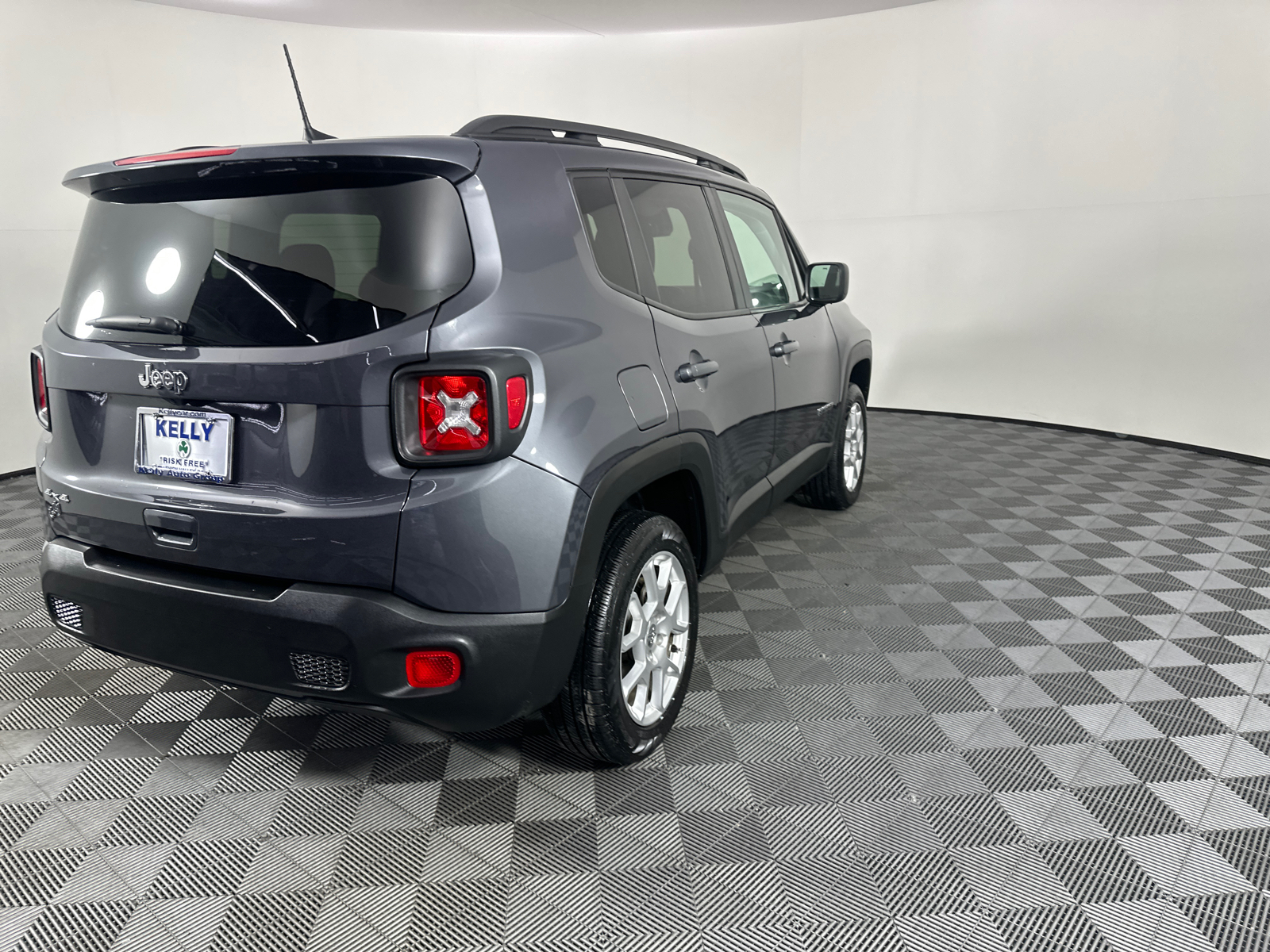 2023 Jeep Renegade Latitude 18