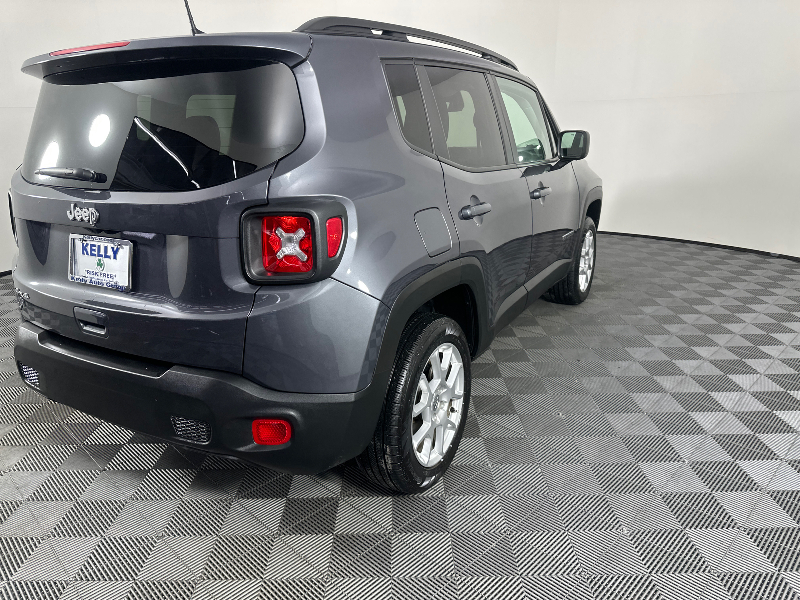 2023 Jeep Renegade Latitude 19