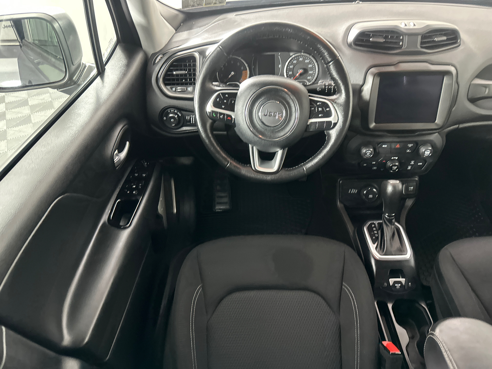 2023 Jeep Renegade Latitude 26