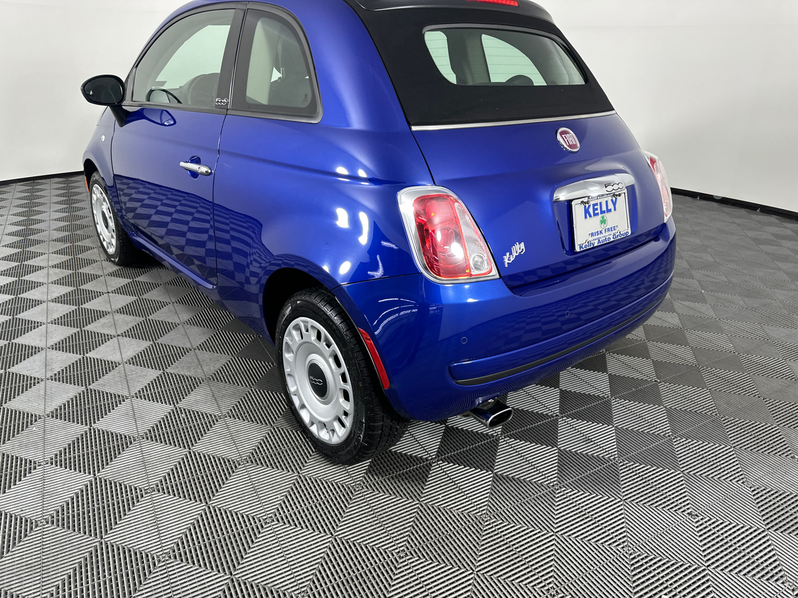 2012 Fiat 500c Pop 11