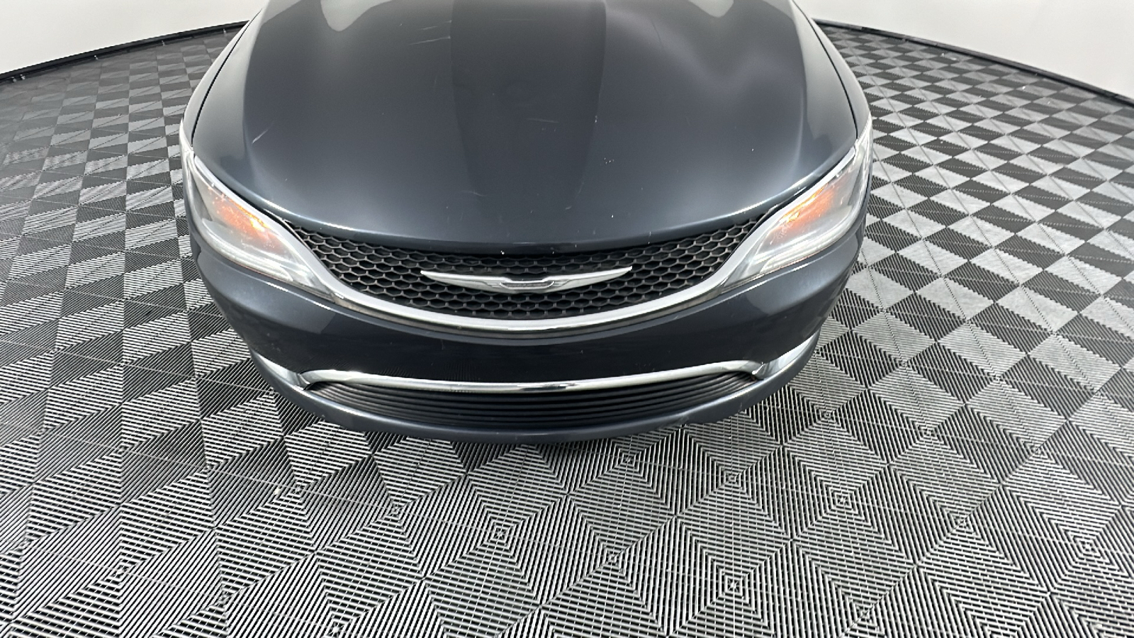 2017 Chrysler 200 Limited 3