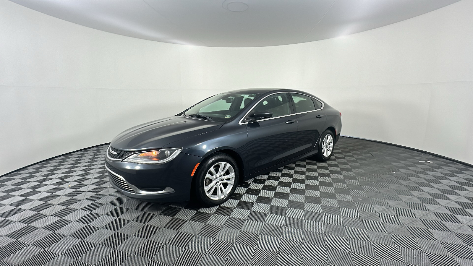 2017 Chrysler 200 Limited 4