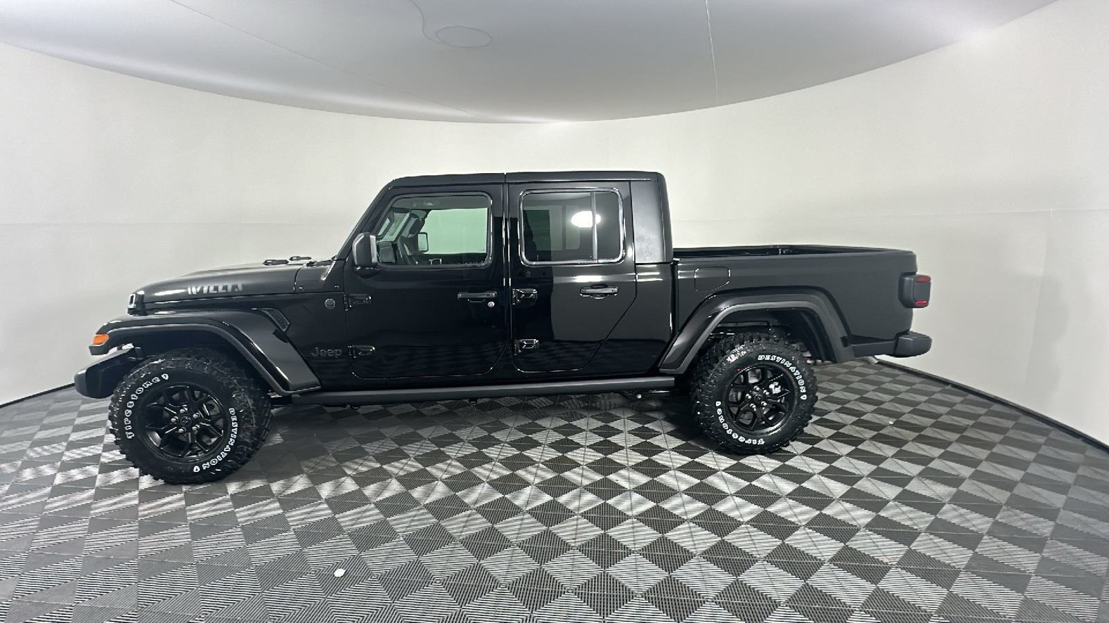 2024 Jeep Gladiator  7