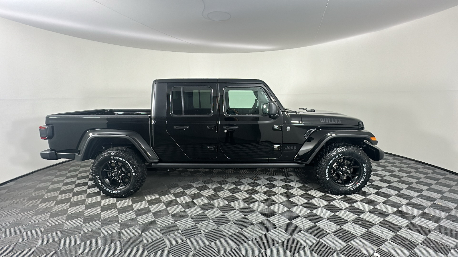 2024 Jeep Gladiator  18