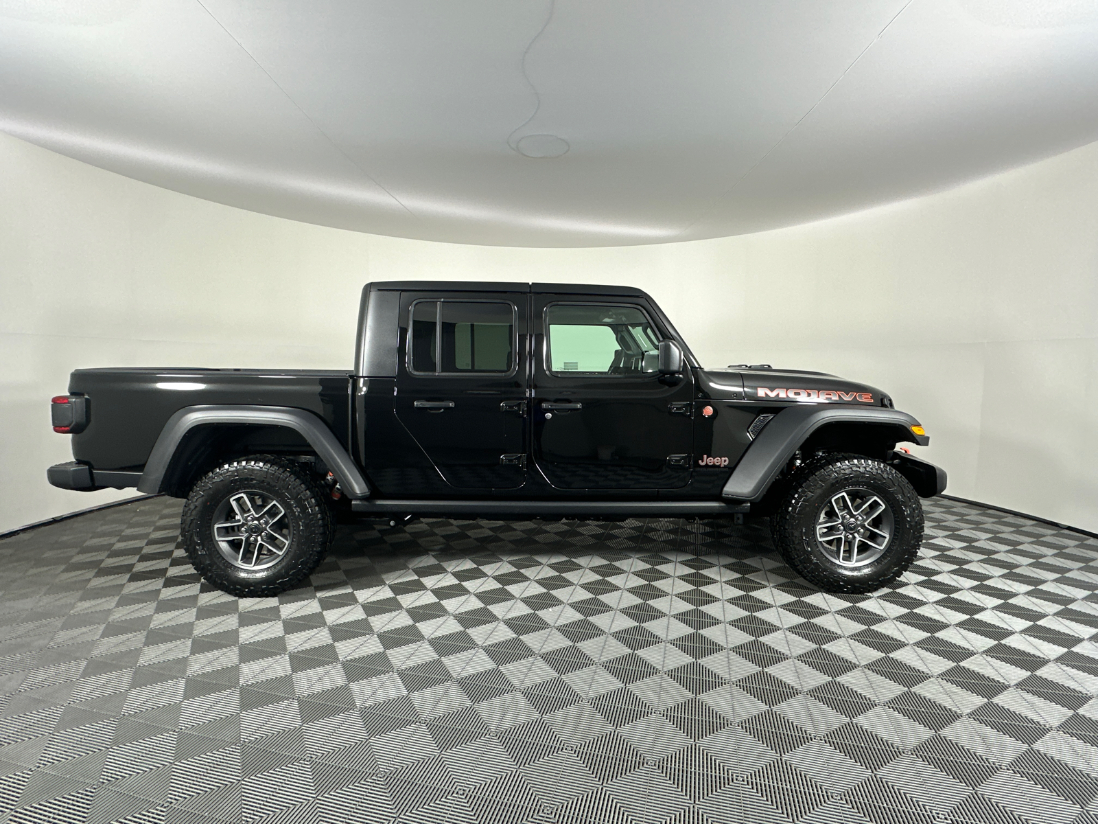 2025 Jeep Gladiator Mojave 18