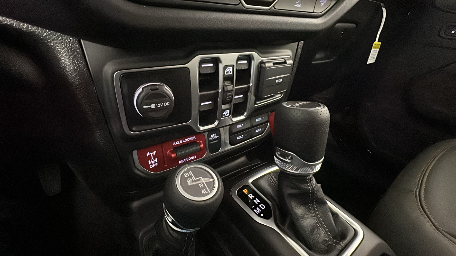 2025 Jeep Gladiator Mojave 36