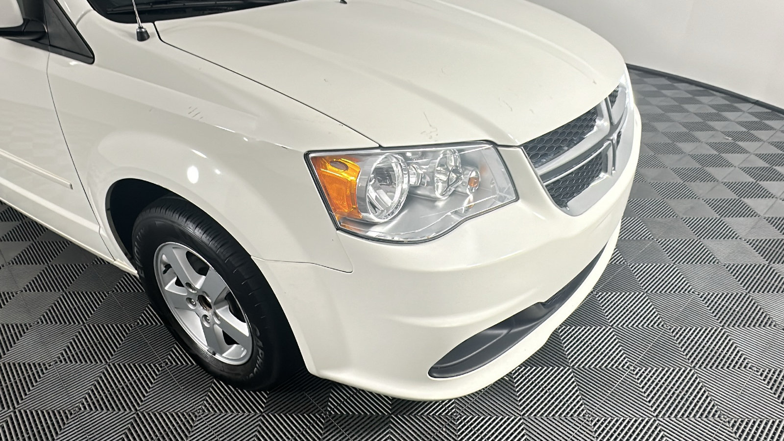 2011 Dodge Grand Caravan Mainstreet 2