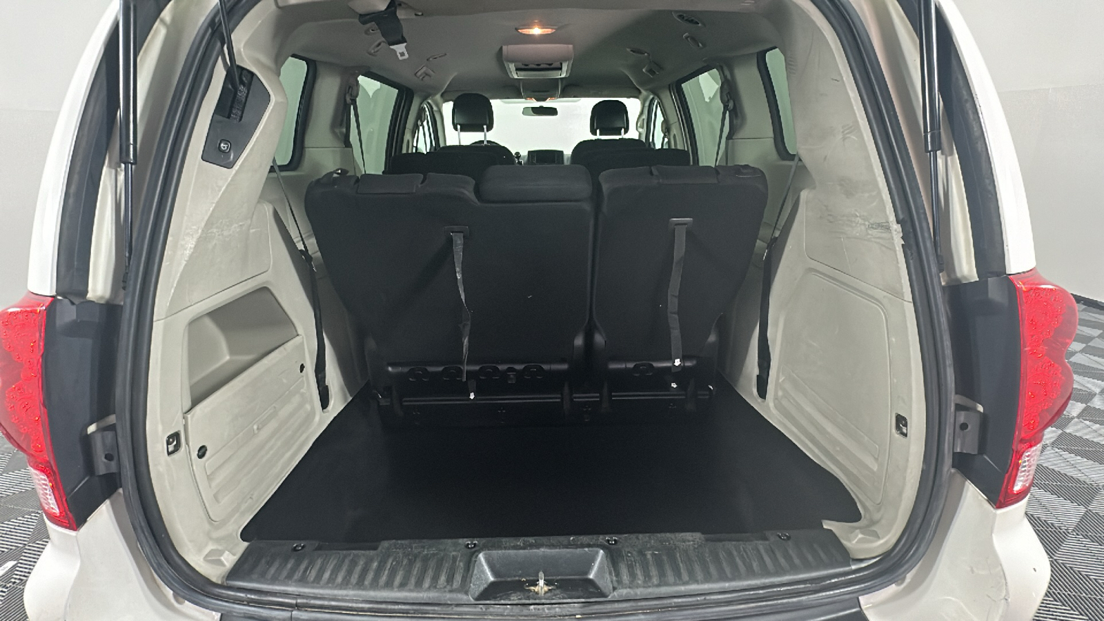 2011 Dodge Grand Caravan Mainstreet 18