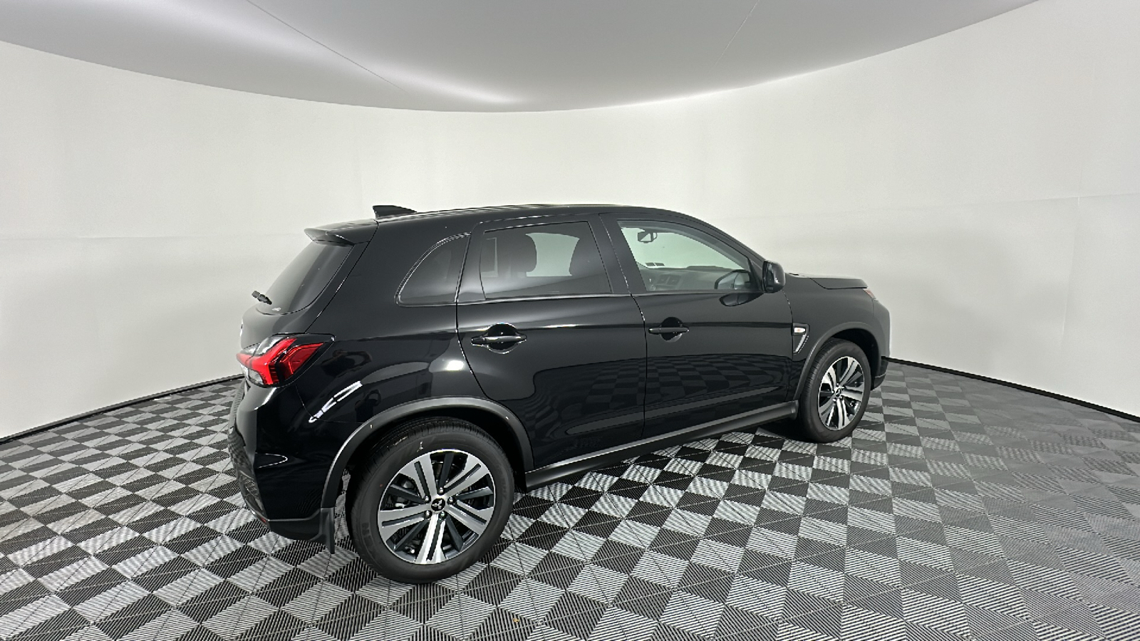 2024 Mitsubishi Outlander Sport 2.0 ES 18