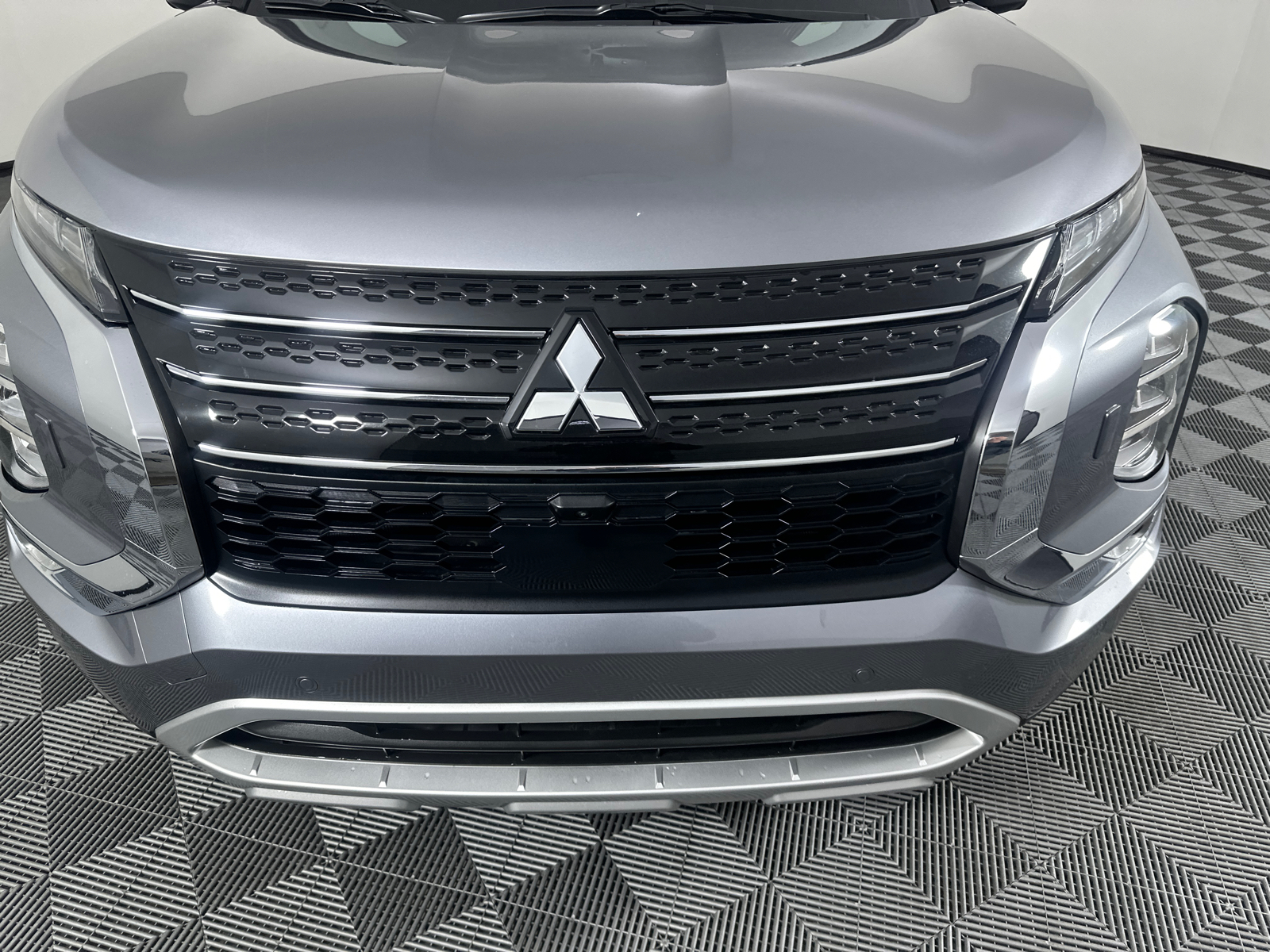 2023 Mitsubishi Outlander ES 5