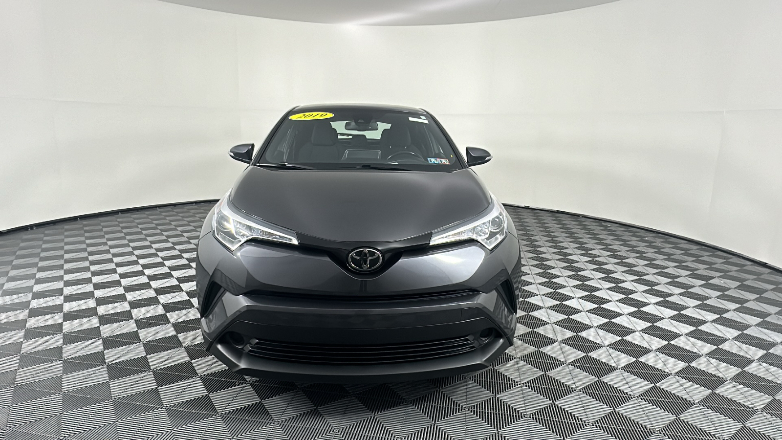 2019 Toyota C-HR XLE 4