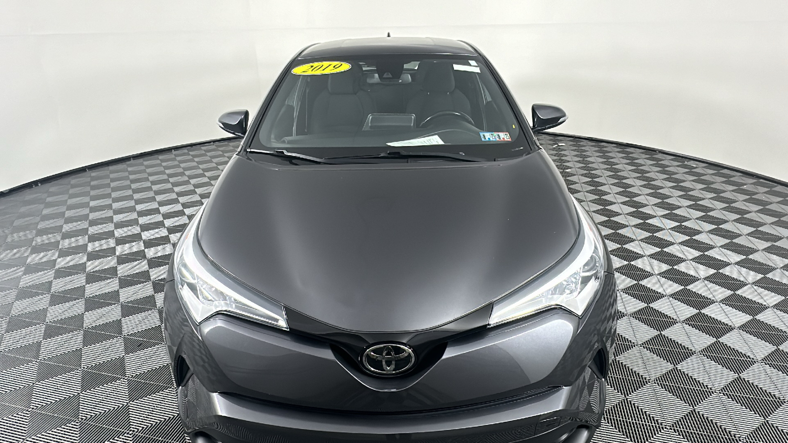 2019 Toyota C-HR XLE 5