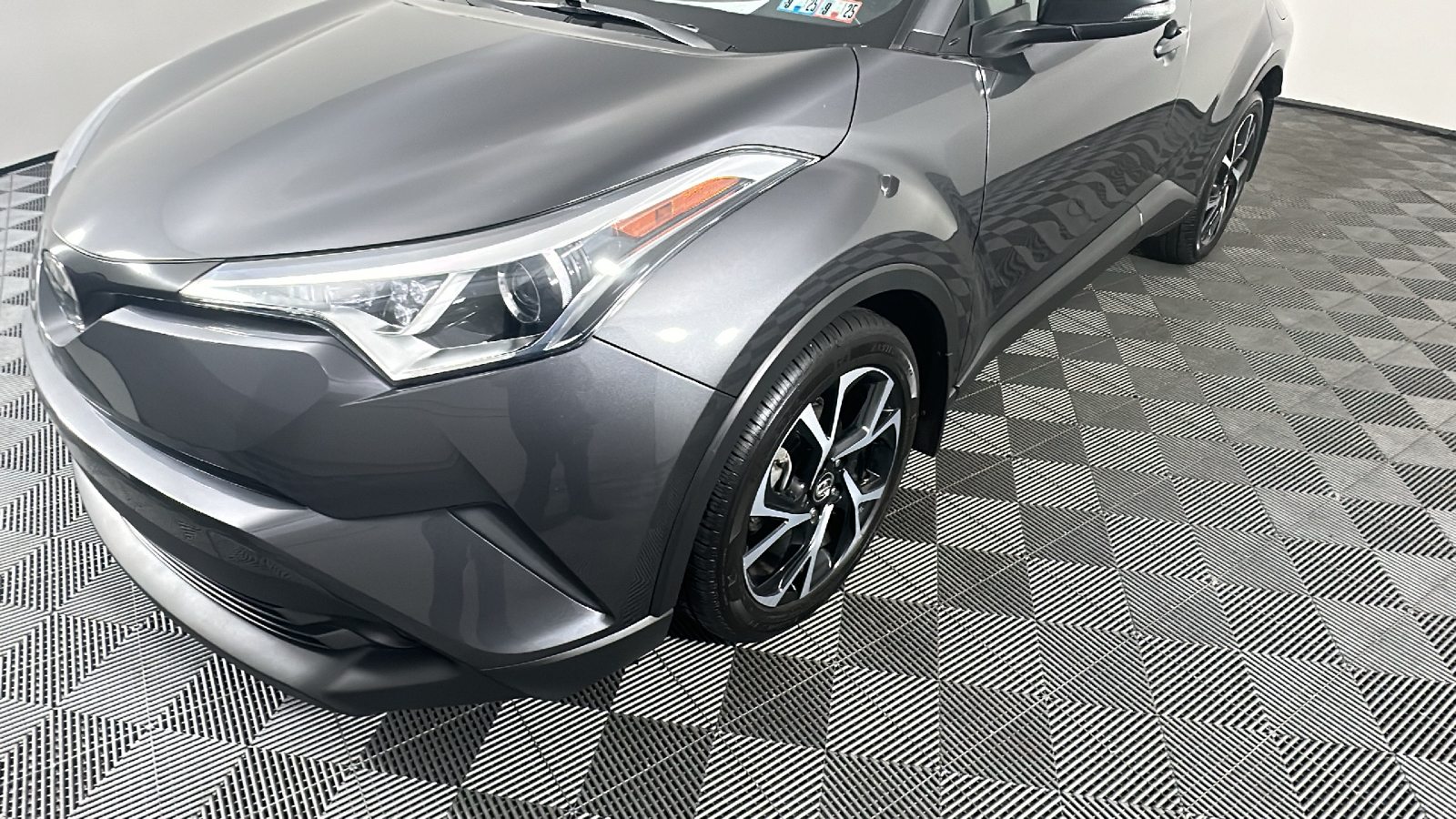 2019 Toyota C-HR XLE 7