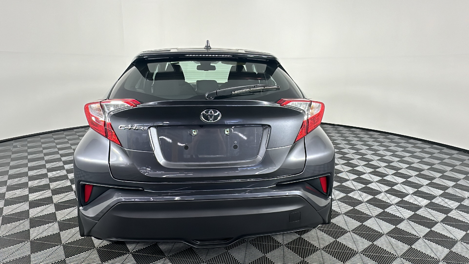 2019 Toyota C-HR XLE 15