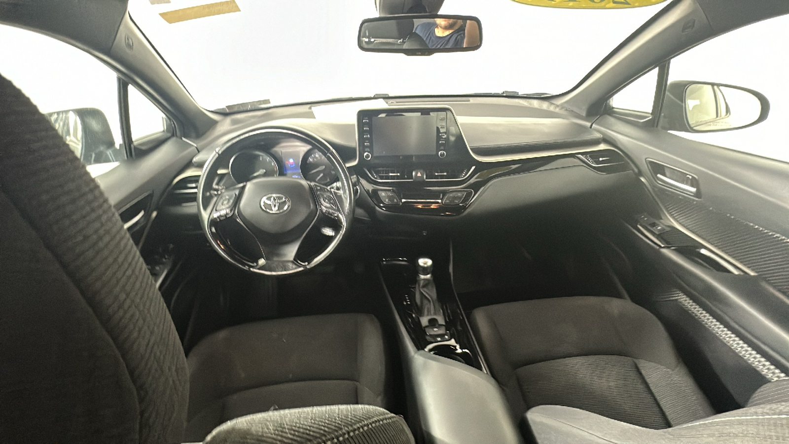 2019 Toyota C-HR XLE 26