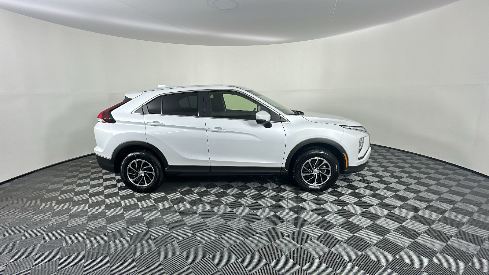 2024 Mitsubishi Eclipse Cross ES 18