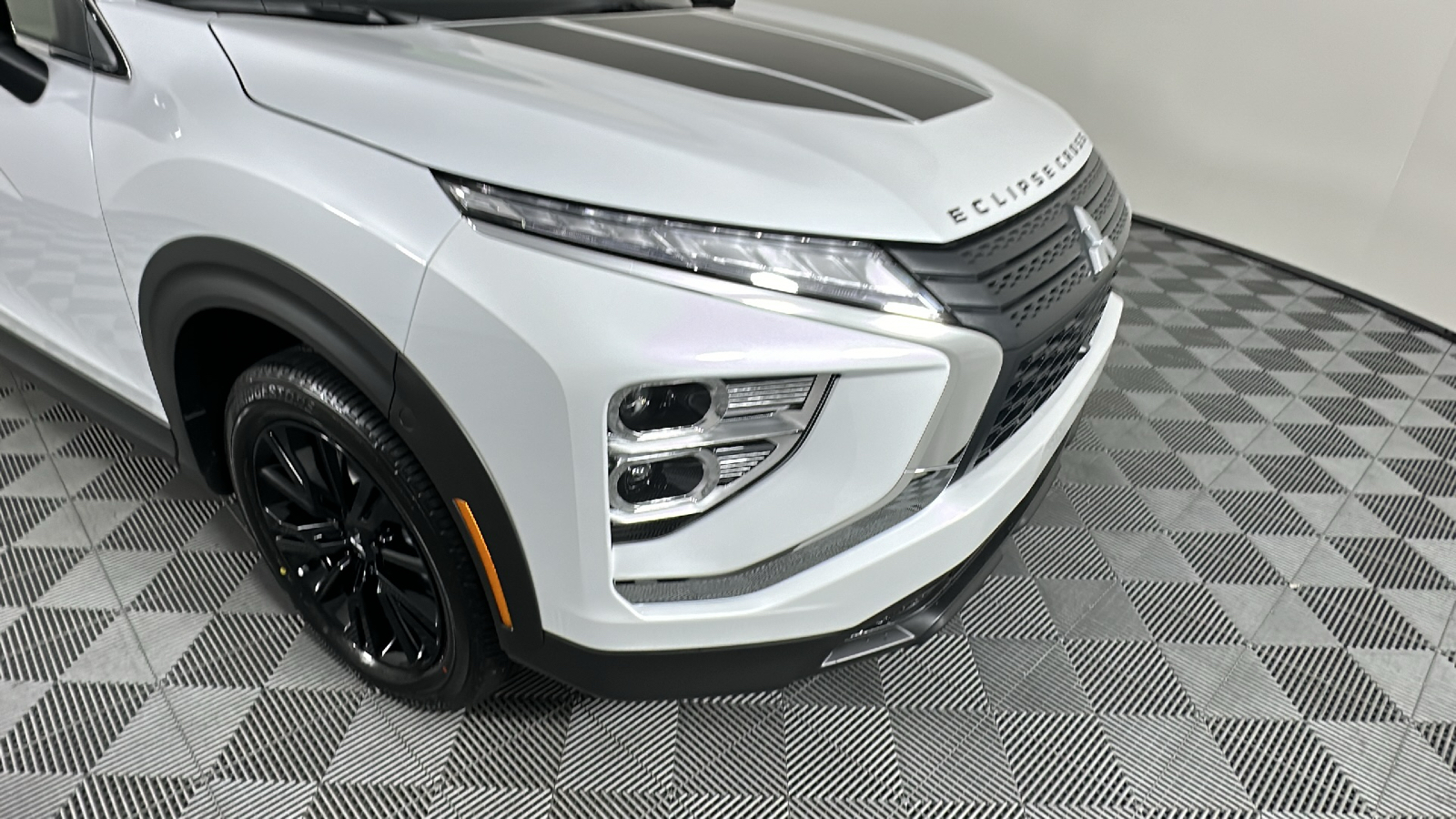 2024 Mitsubishi Eclipse Cross Black Edition 2