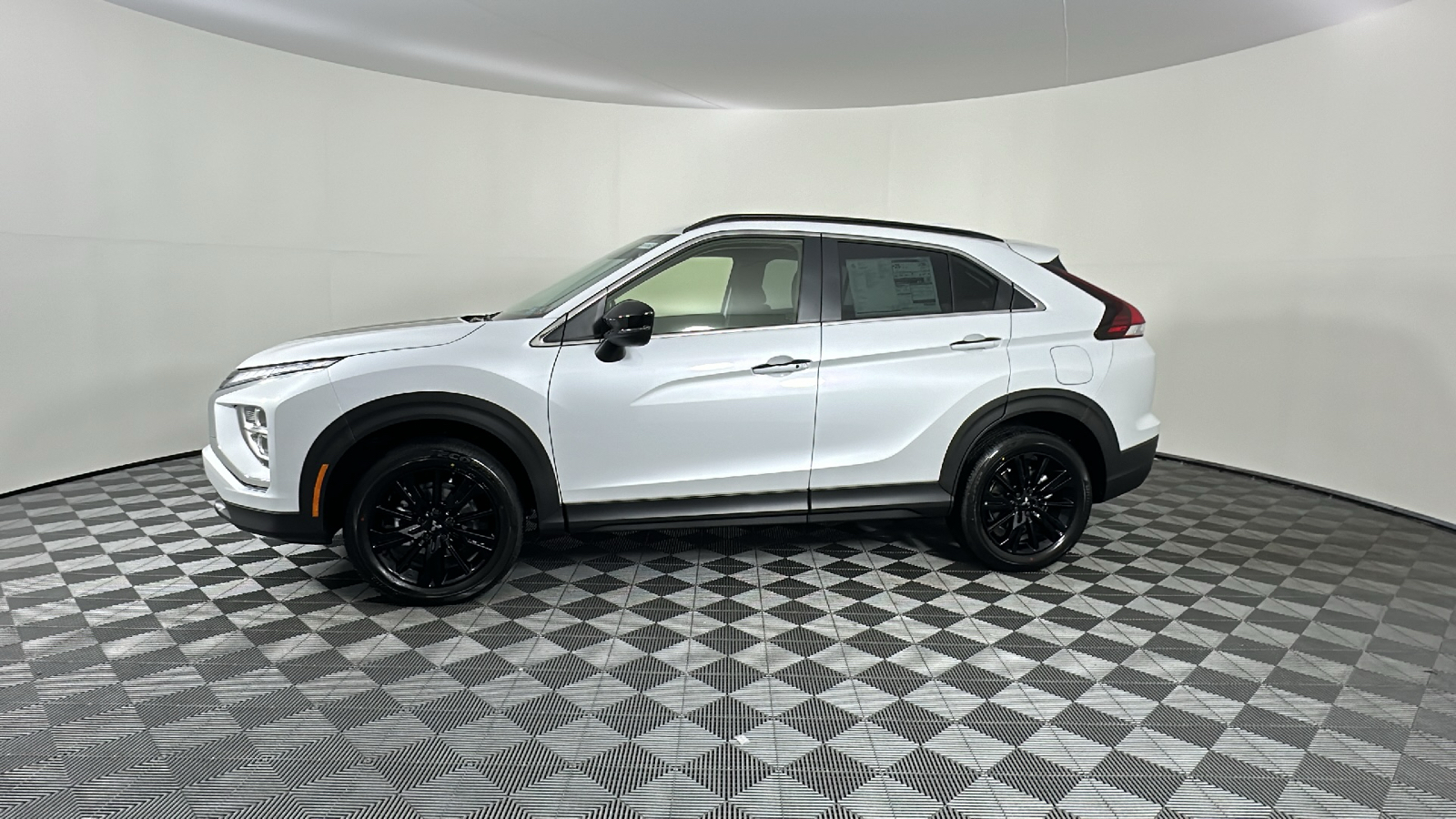 2024 Mitsubishi Eclipse Cross Black Edition 9