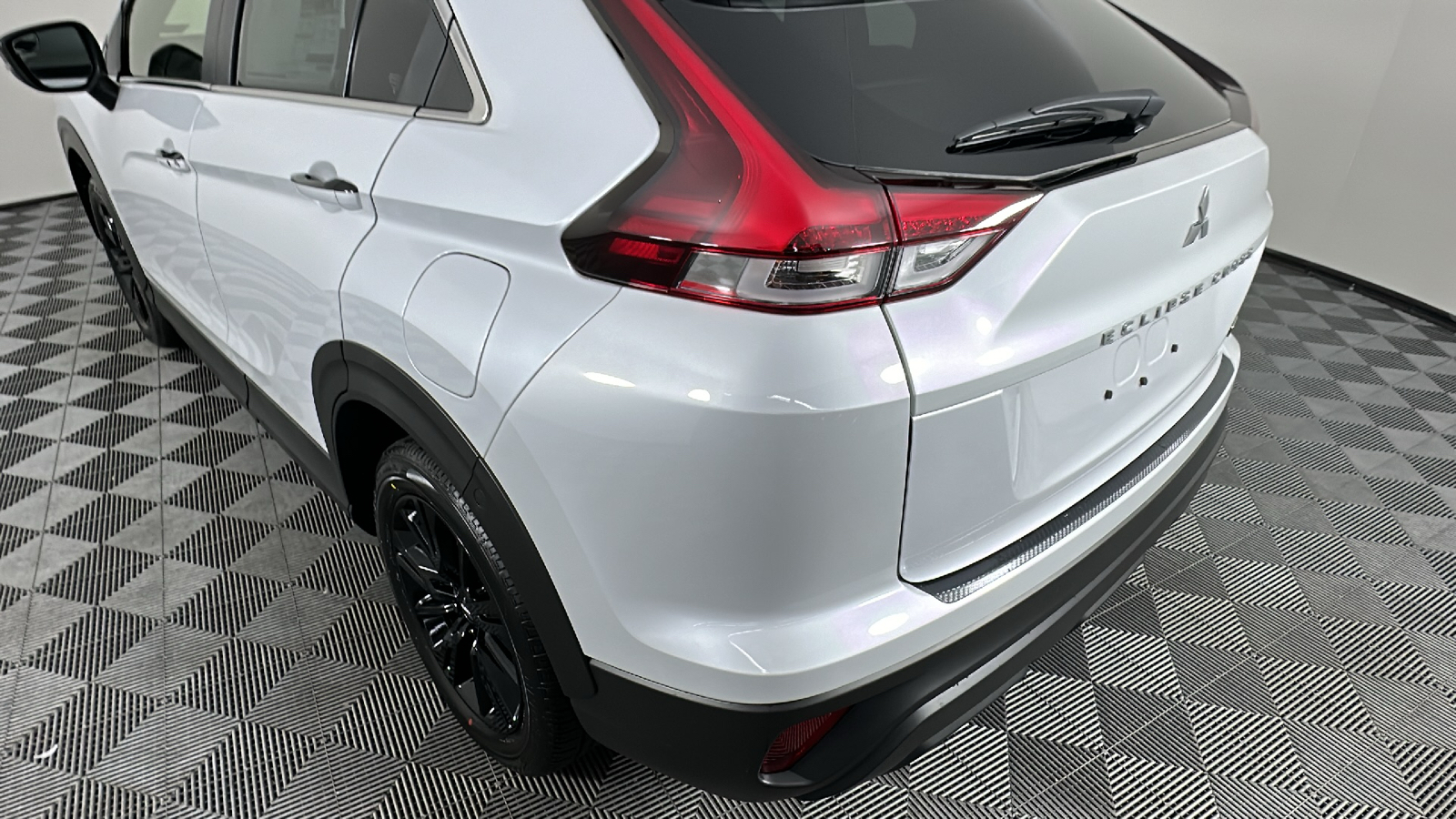 2024 Mitsubishi Eclipse Cross Black Edition 12