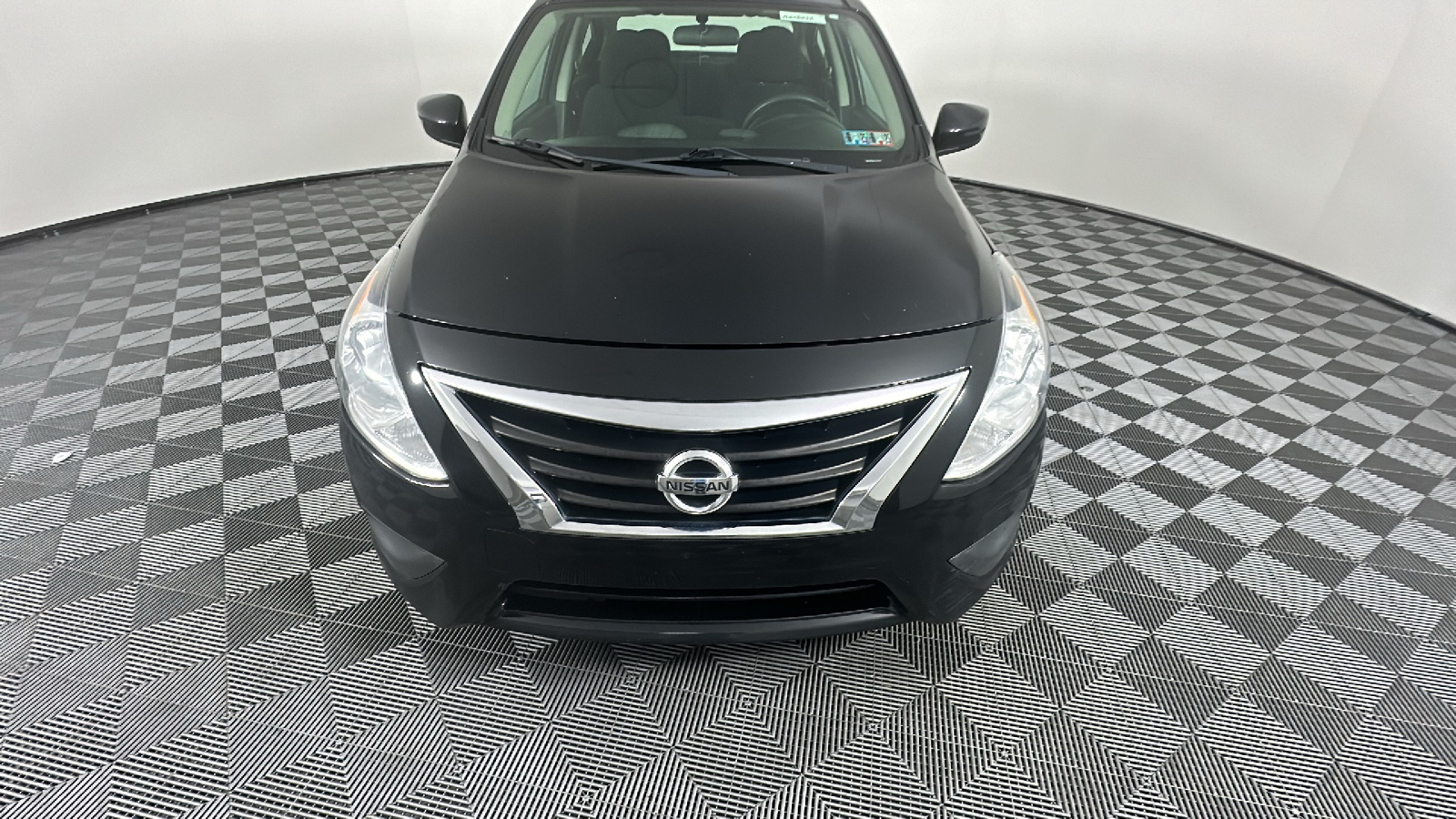 2018 Nissan Versa S 3