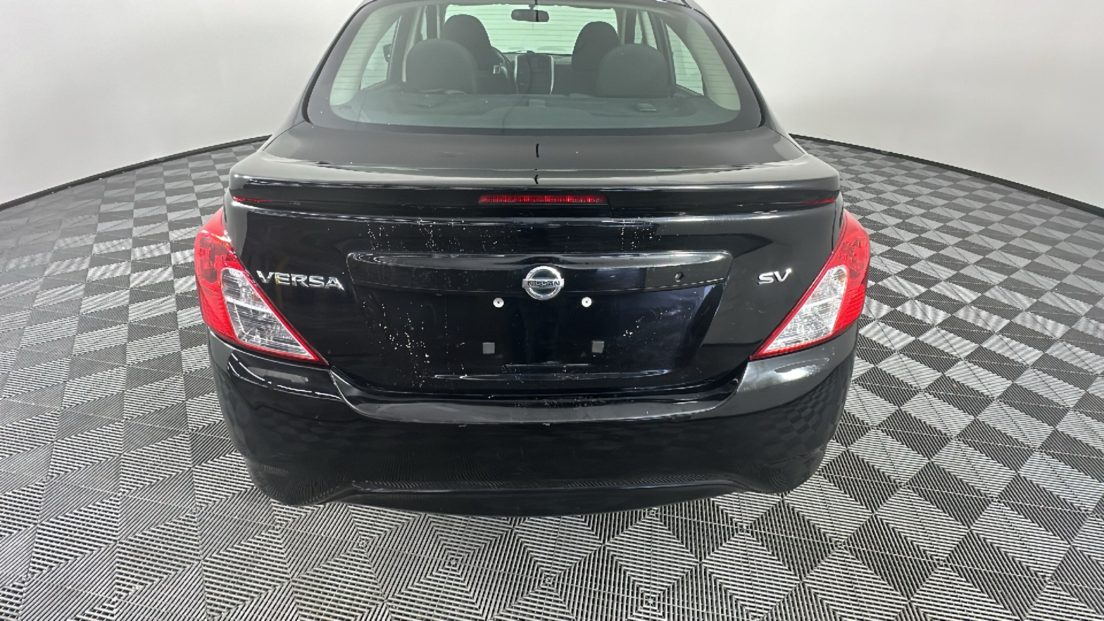 2018 Nissan Versa S 13