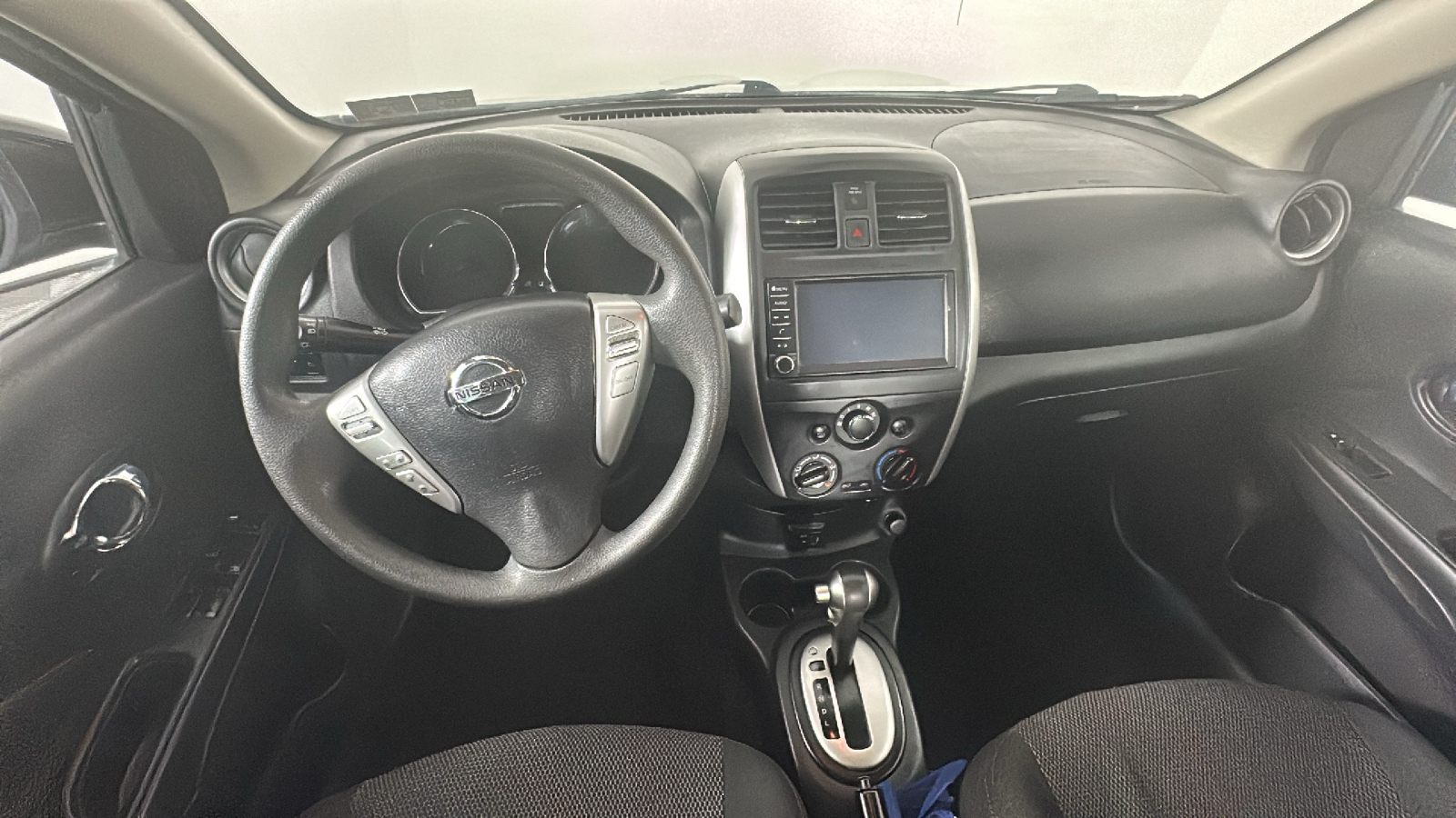 2018 Nissan Versa S 23