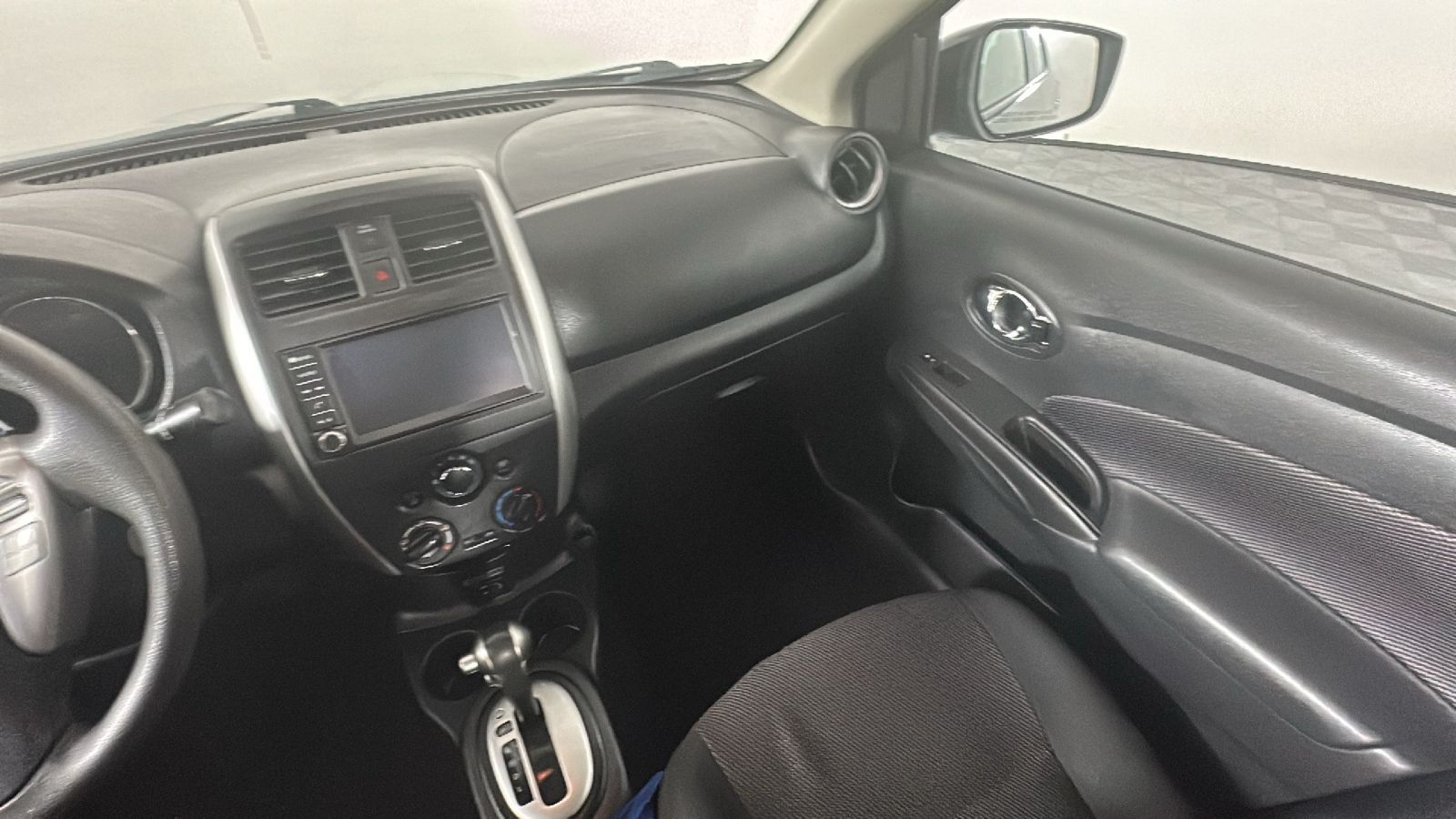 2018 Nissan Versa S 24