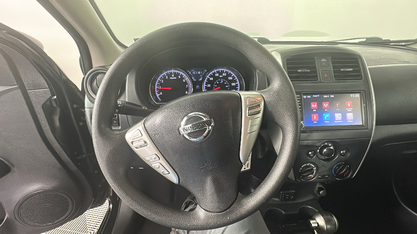 2018 Nissan Versa S 33