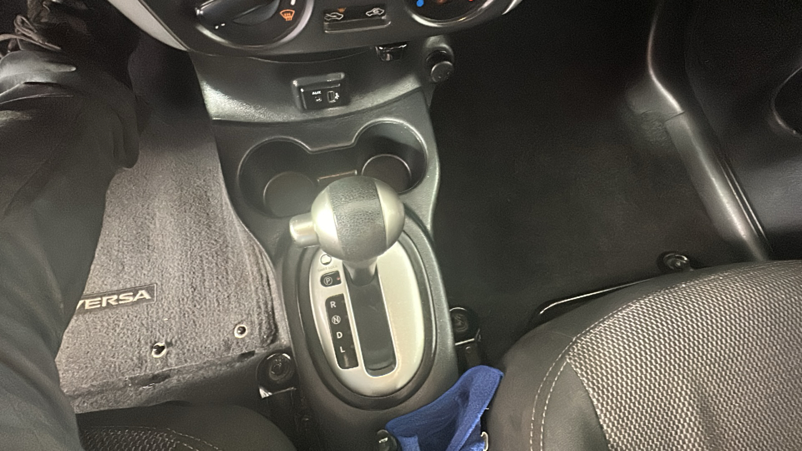 2018 Nissan Versa S 39