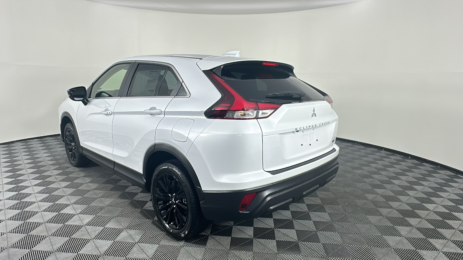 2024 Mitsubishi Eclipse Cross LE 11